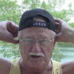 Hntewmqvbuy -“blessing the Hurting at the Bus Stop” While Distributing Testimony Books With: Norm Rasmussen) - U-witness.com by Witness