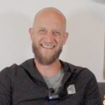 S3hq3l-cv9q -how One Moment Saved Me from the Edge of Suicide - U-witness.com by Witness